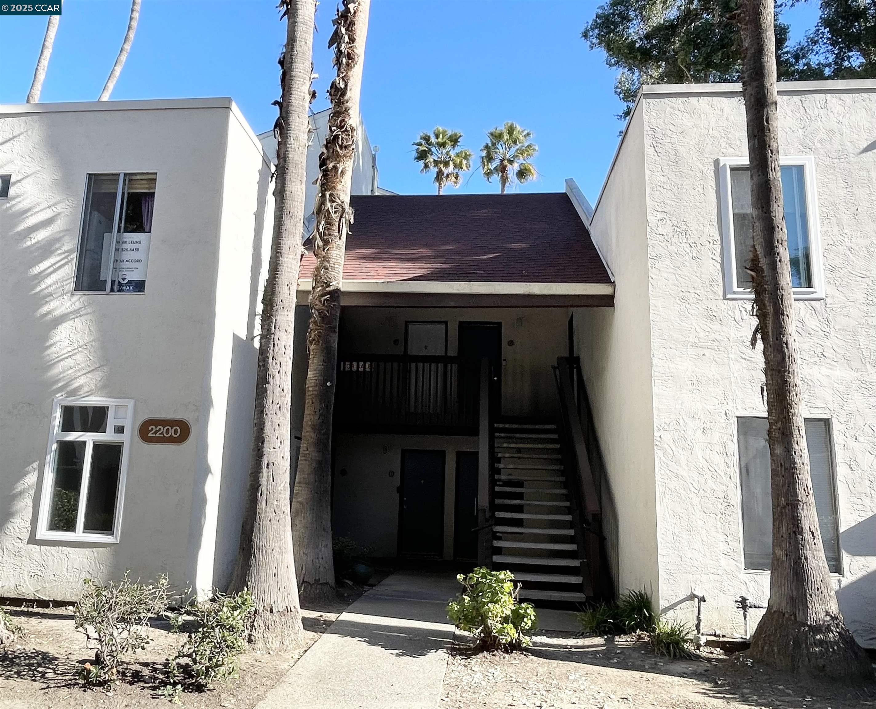 2200 Laguna Cir Unit: E