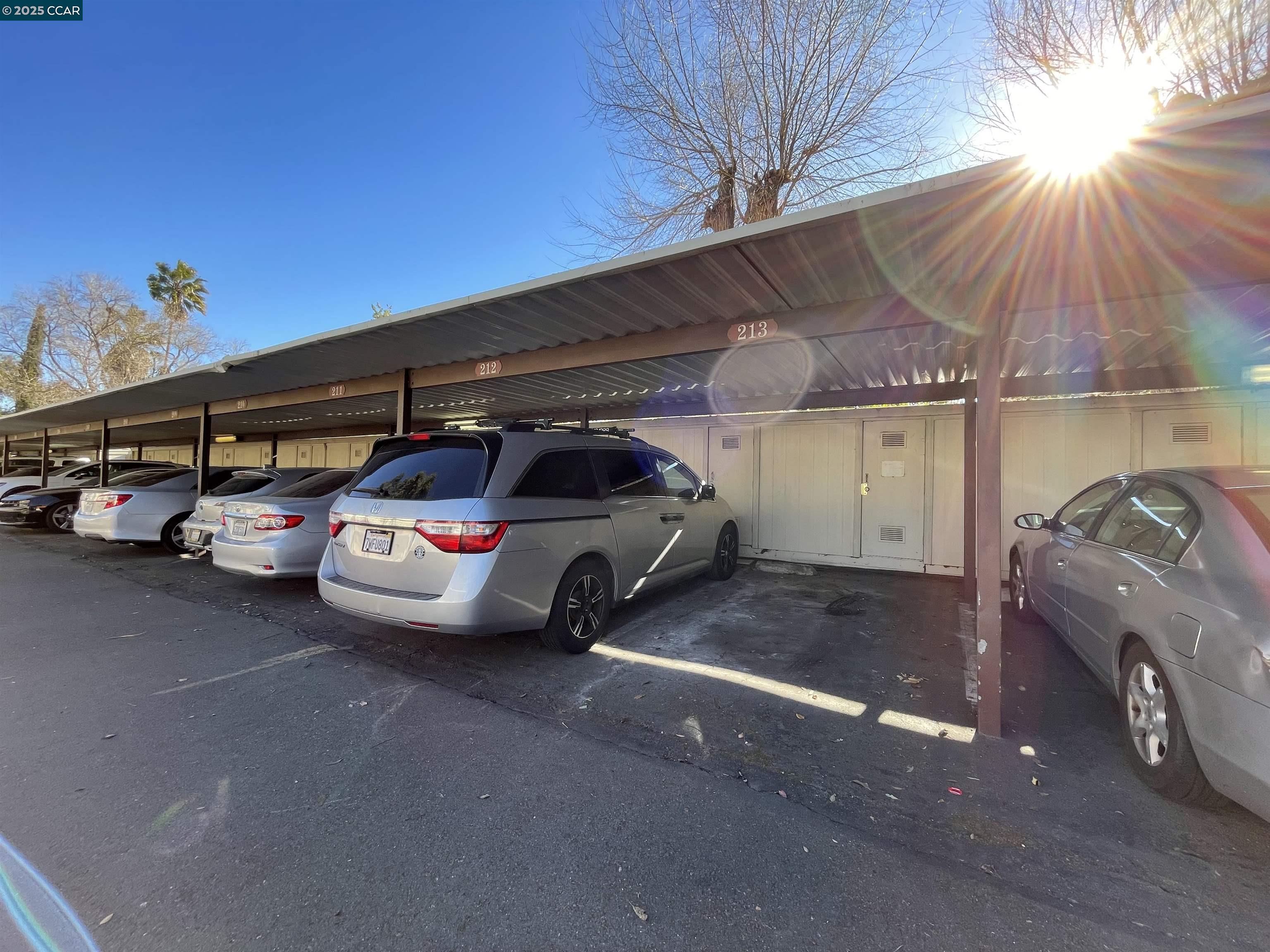 2200 Laguna Cir Unit: E