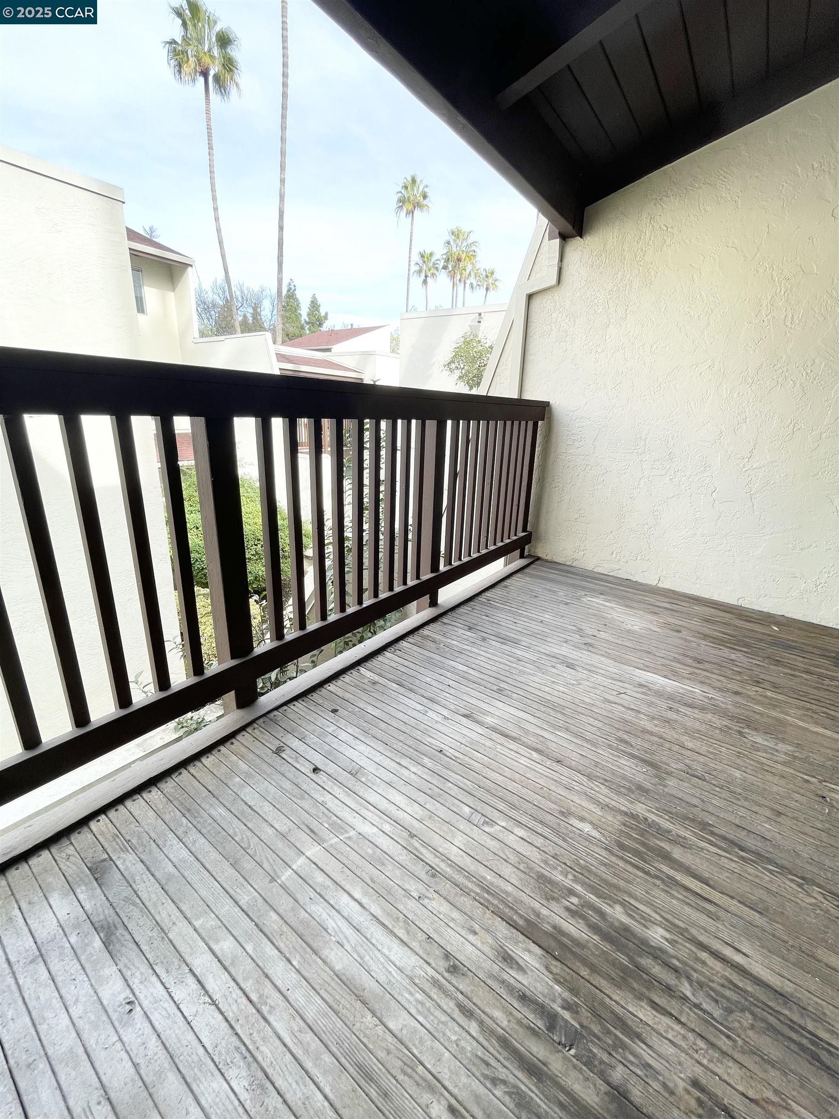2200 Laguna Cir Unit: E