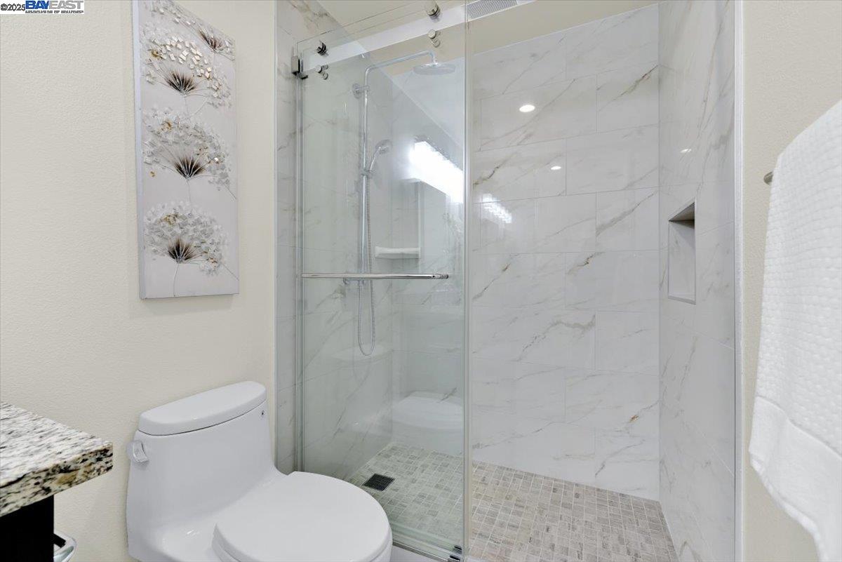 1439 Alma Loop