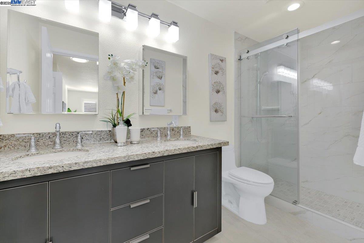 1439 Alma Loop
