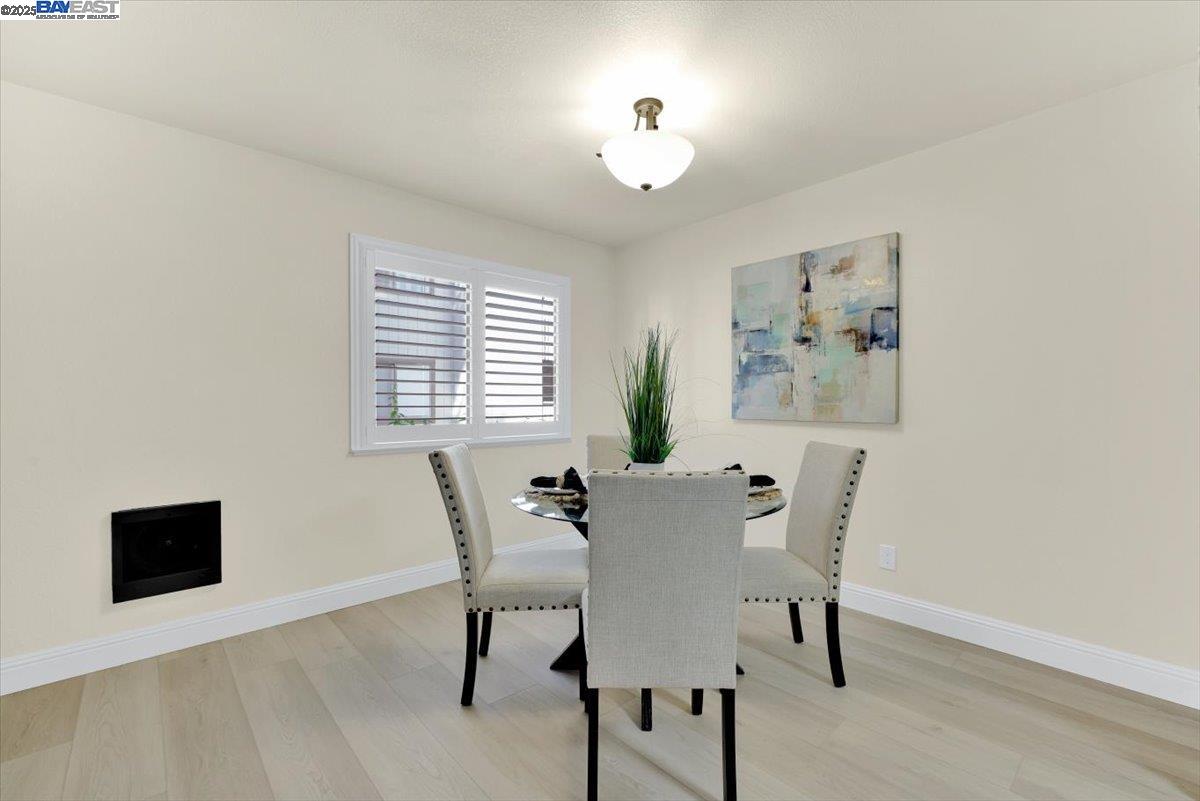 1439 Alma Loop