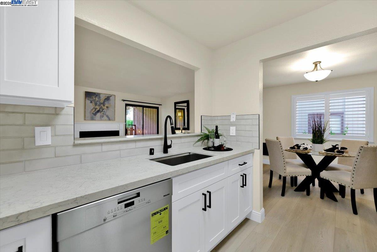 1439 Alma Loop