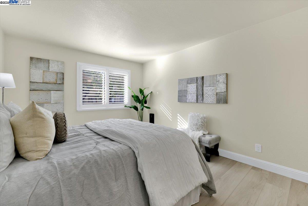 1439 Alma Loop