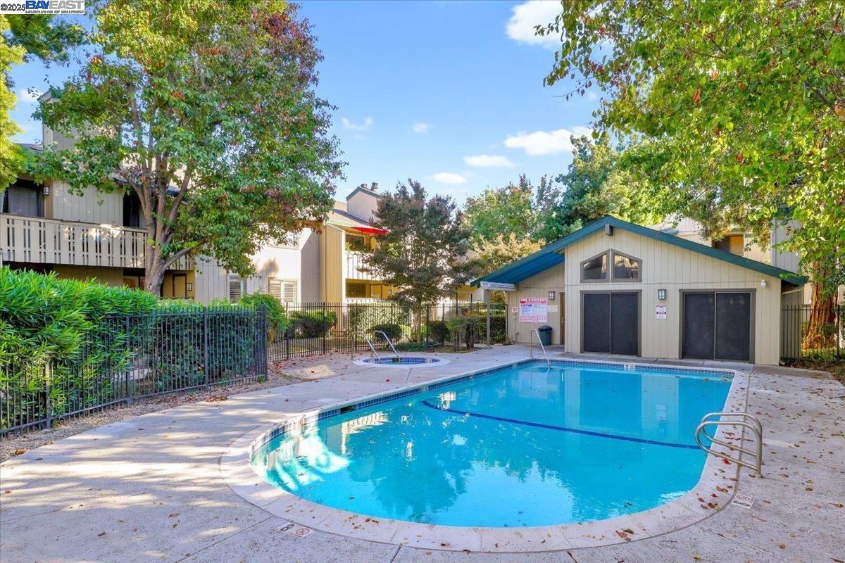 1439 Alma Loop