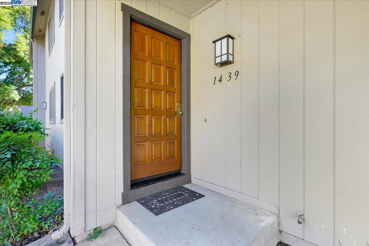1439 Alma Loop