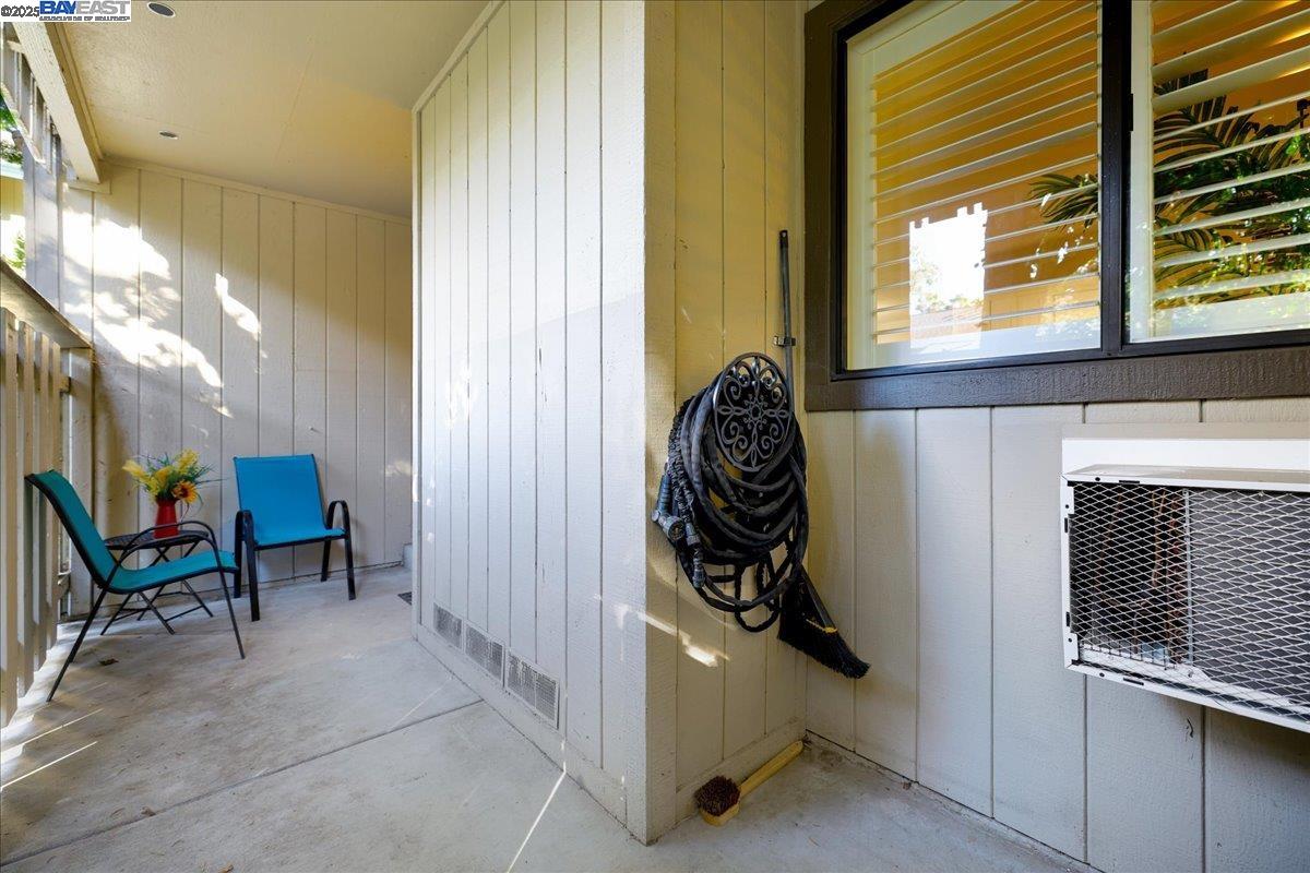 1439 Alma Loop