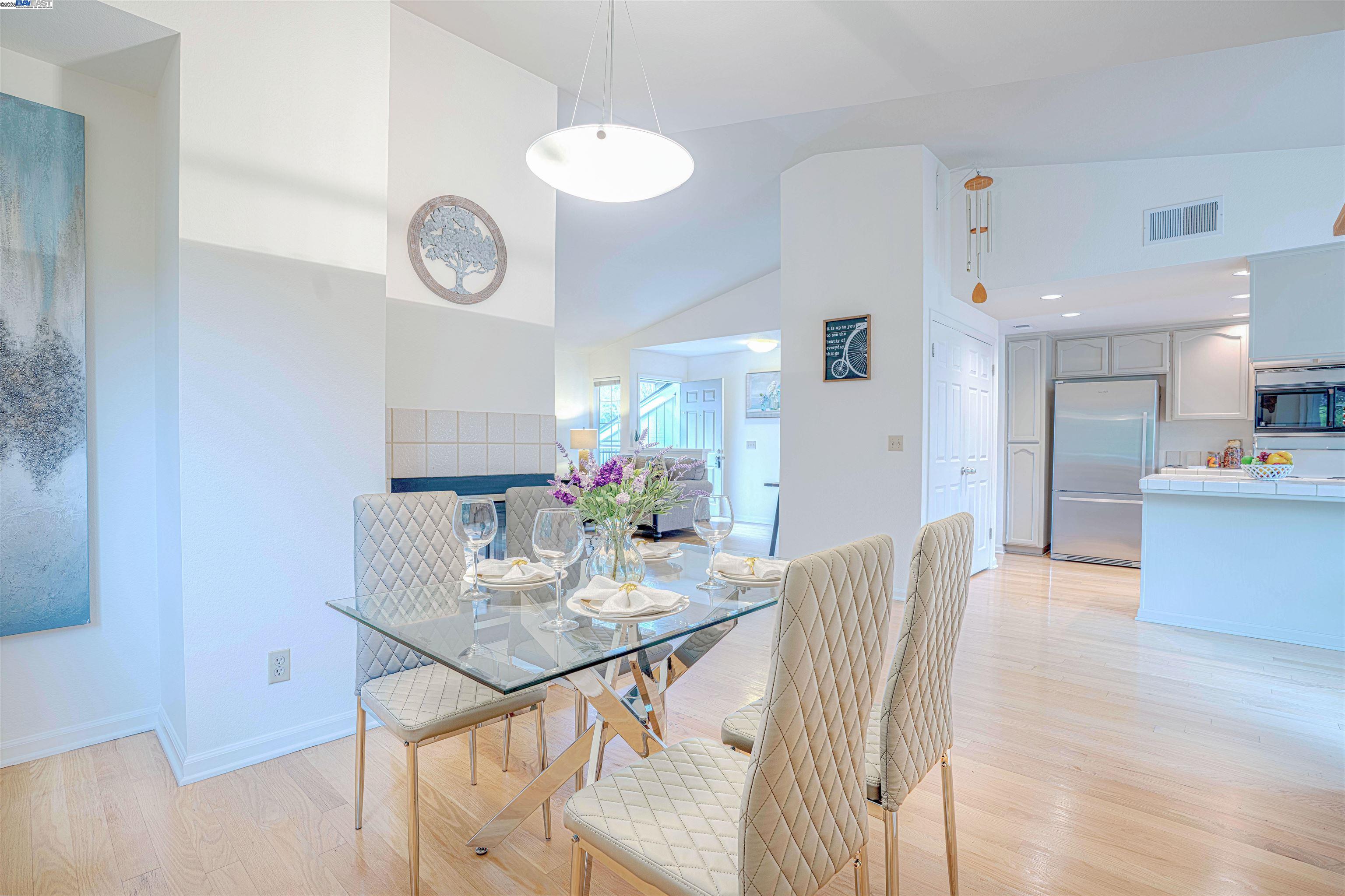 1304 University Dr Apt 4