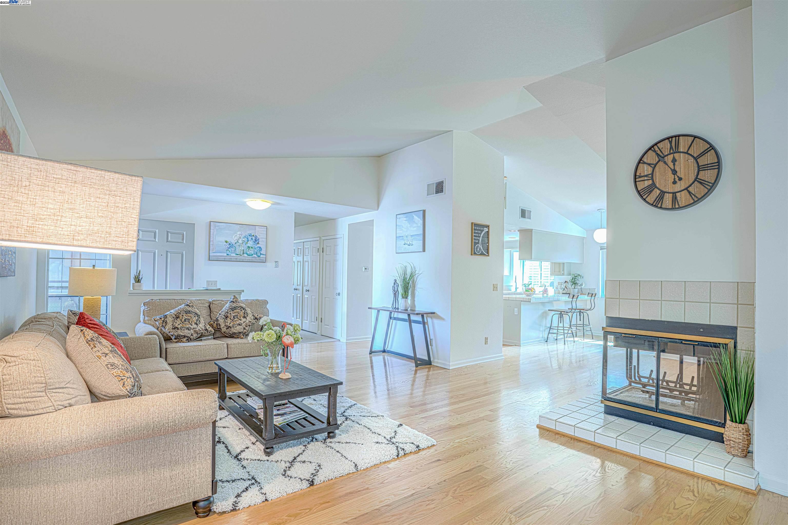 1304 University Dr Apt 4