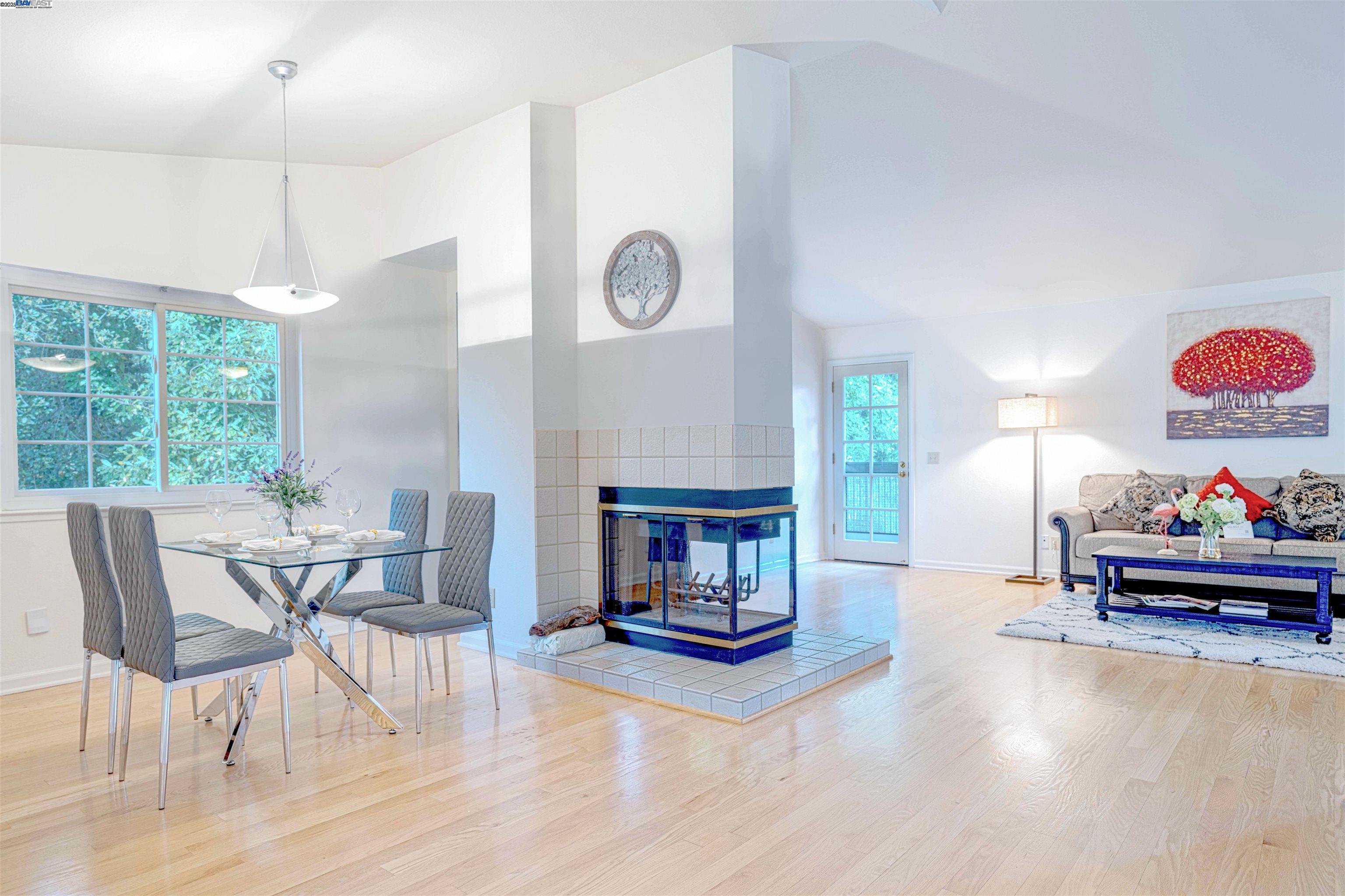 1304 University Dr Apt 4