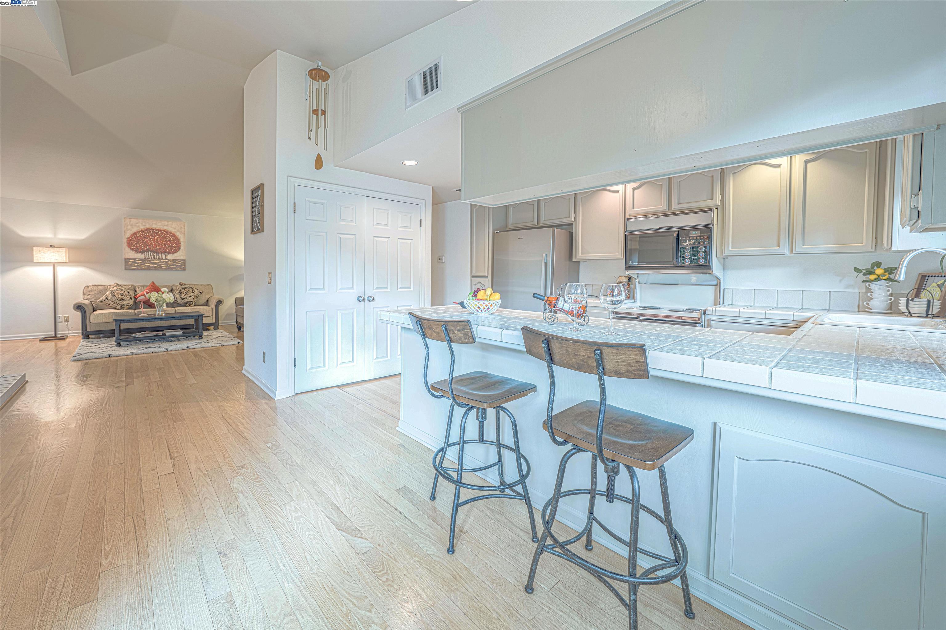 1304 University Dr Apt 4