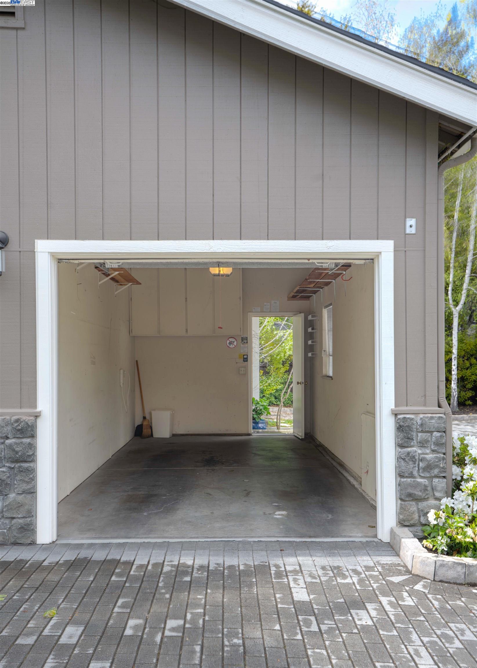 1304 University Dr Apt 4