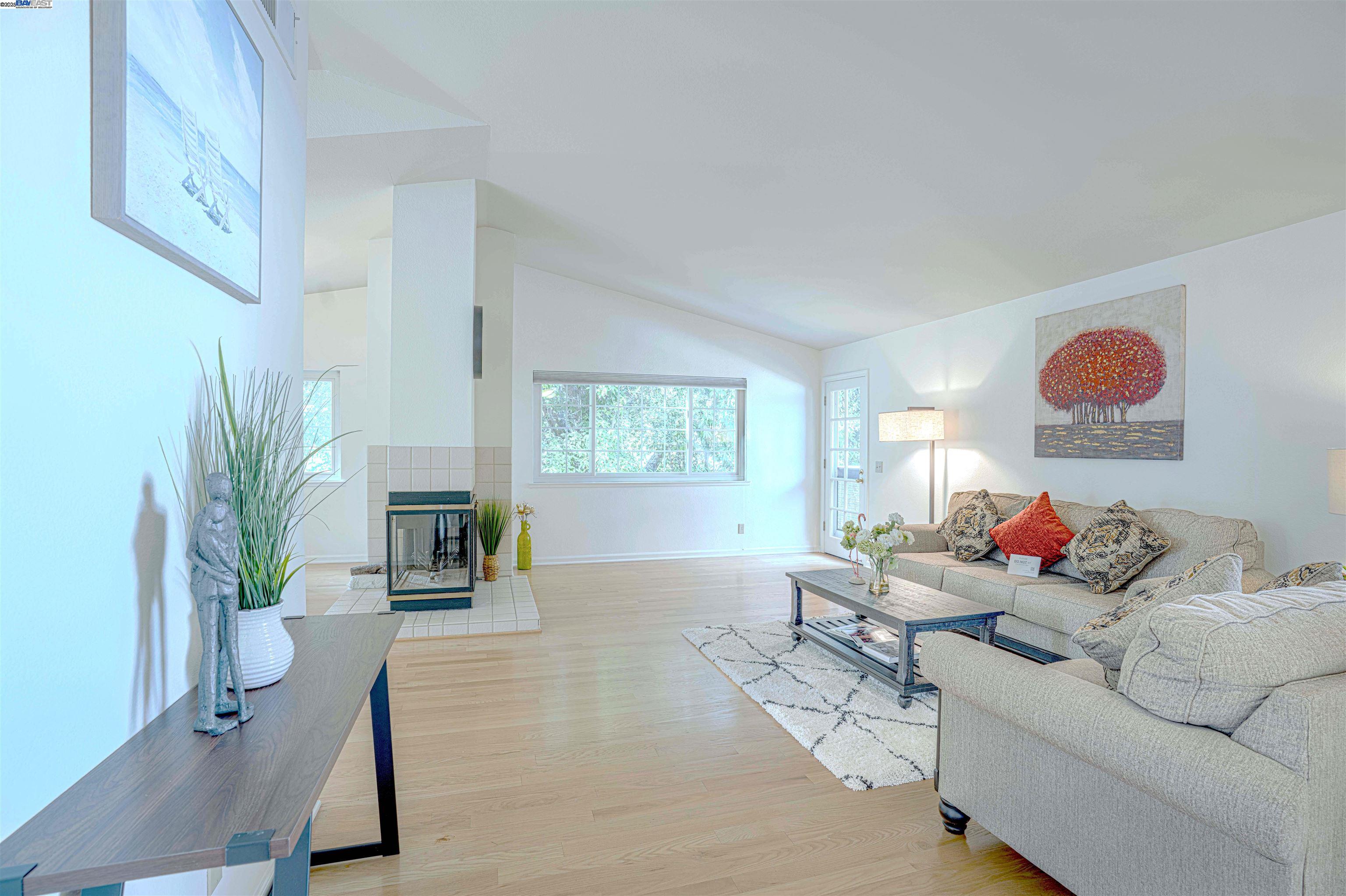 1304 University Dr Apt 4