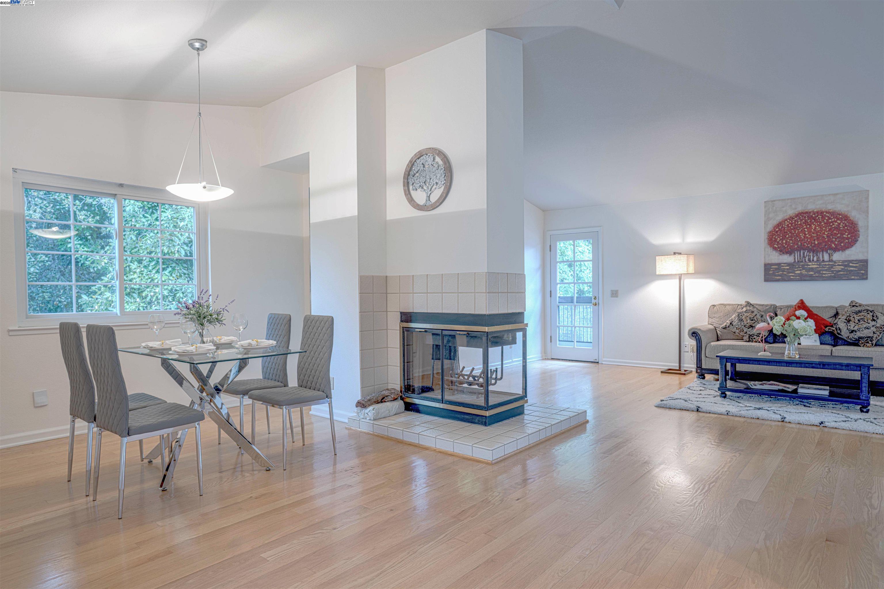 1304 University Dr Apt 4
