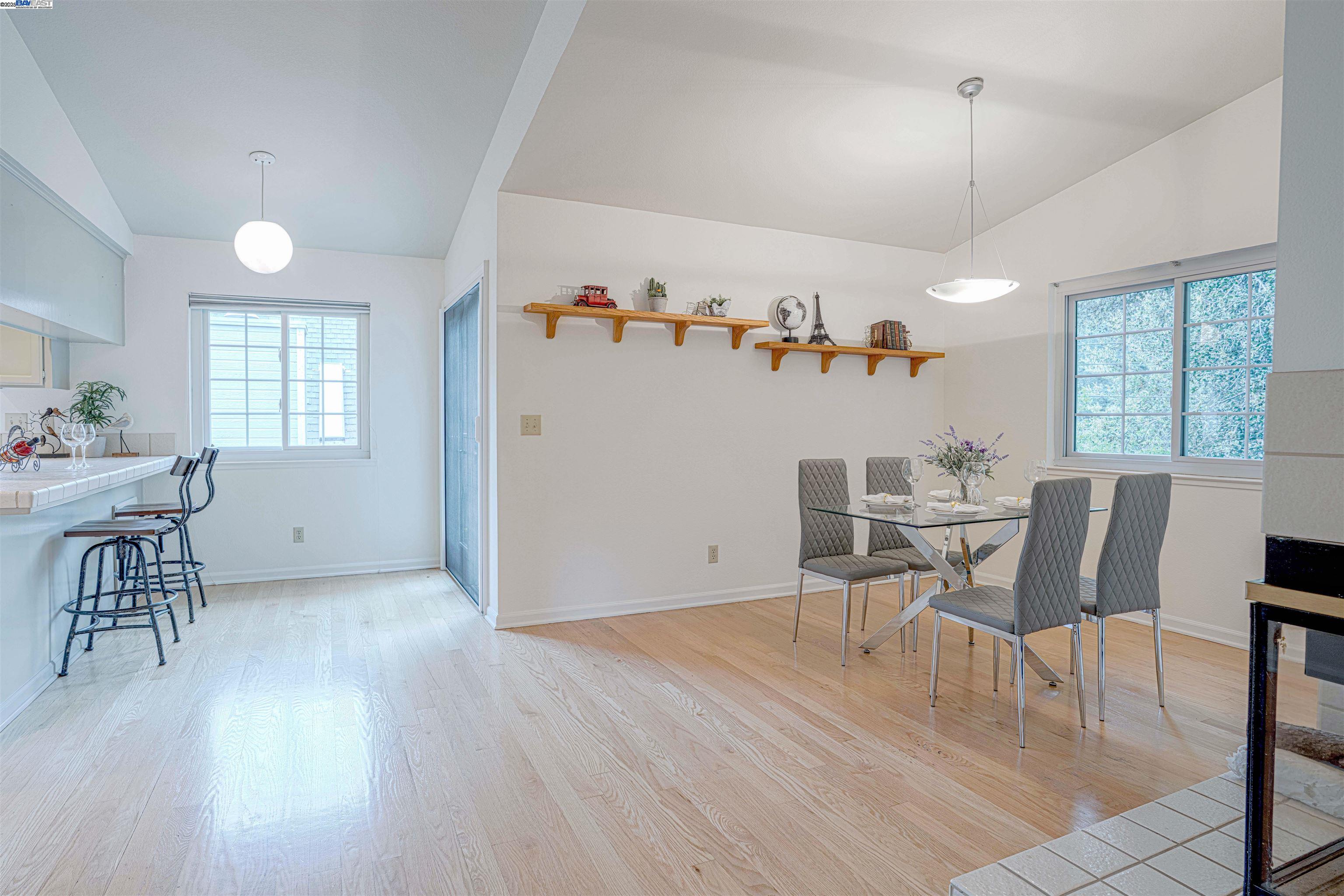 1304 University Dr Apt 4