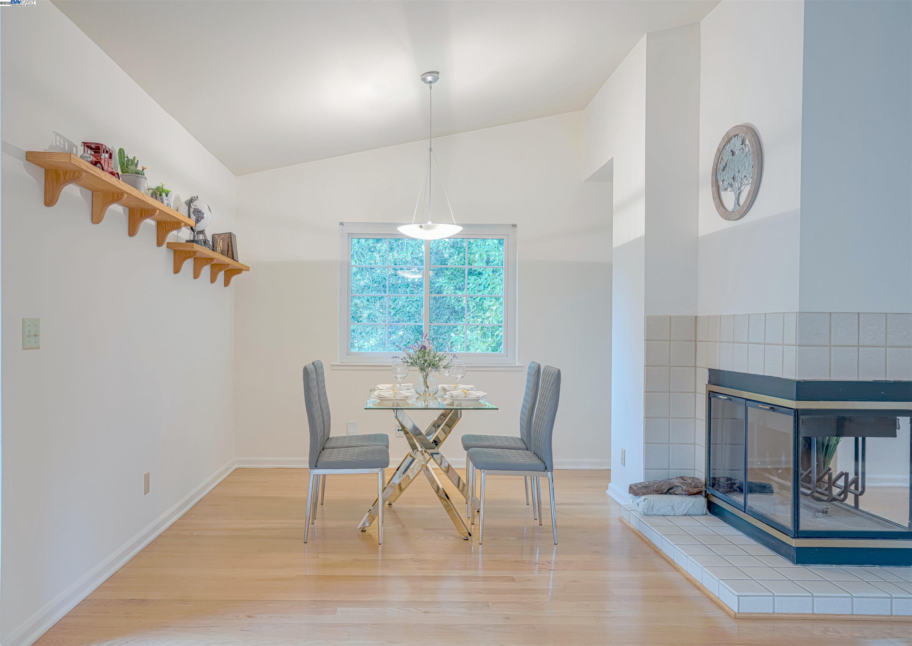 1304 University Dr Apt 4