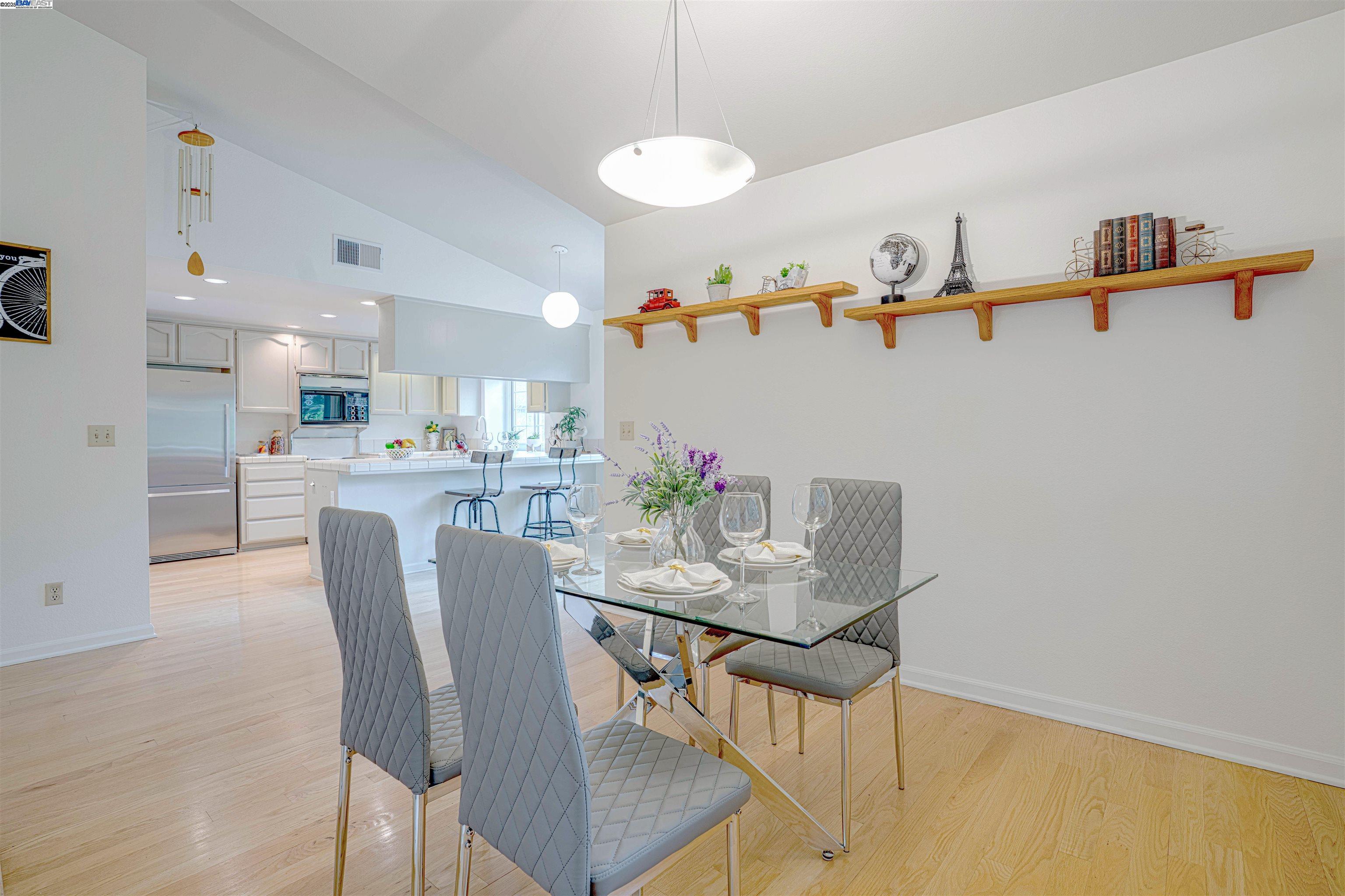 1304 University Dr Apt 4