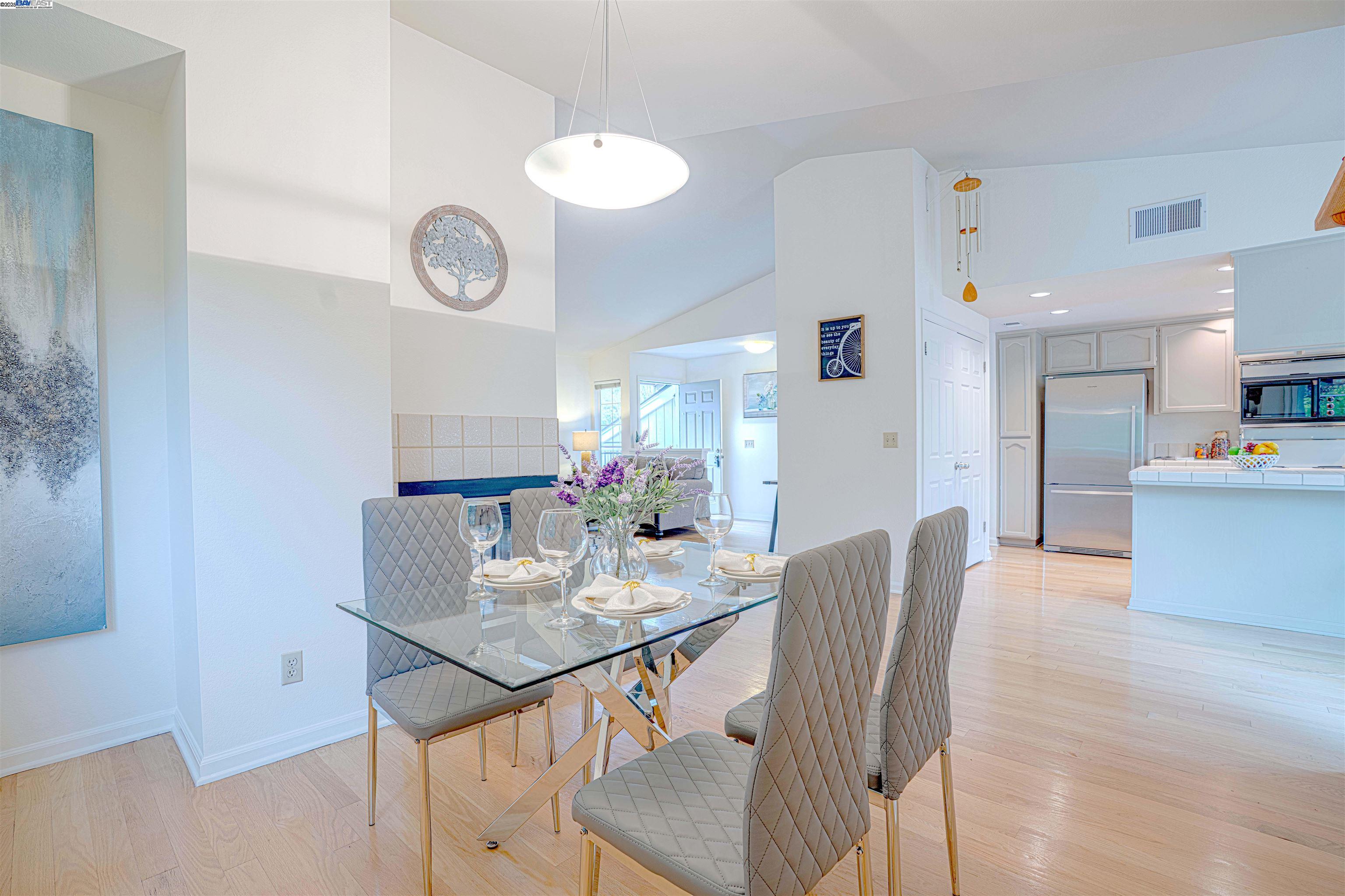 1304 University Dr Apt 4