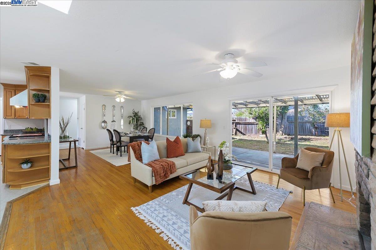 709 Wall St