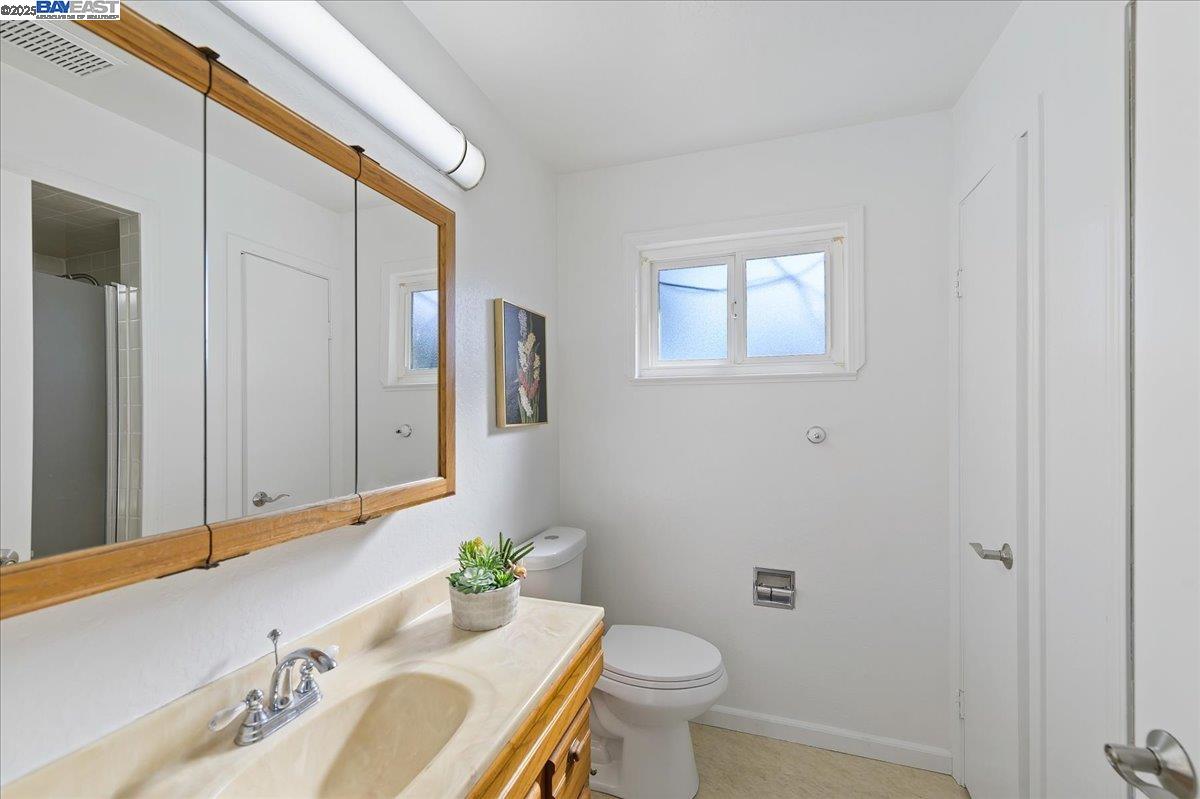 709 Wall St