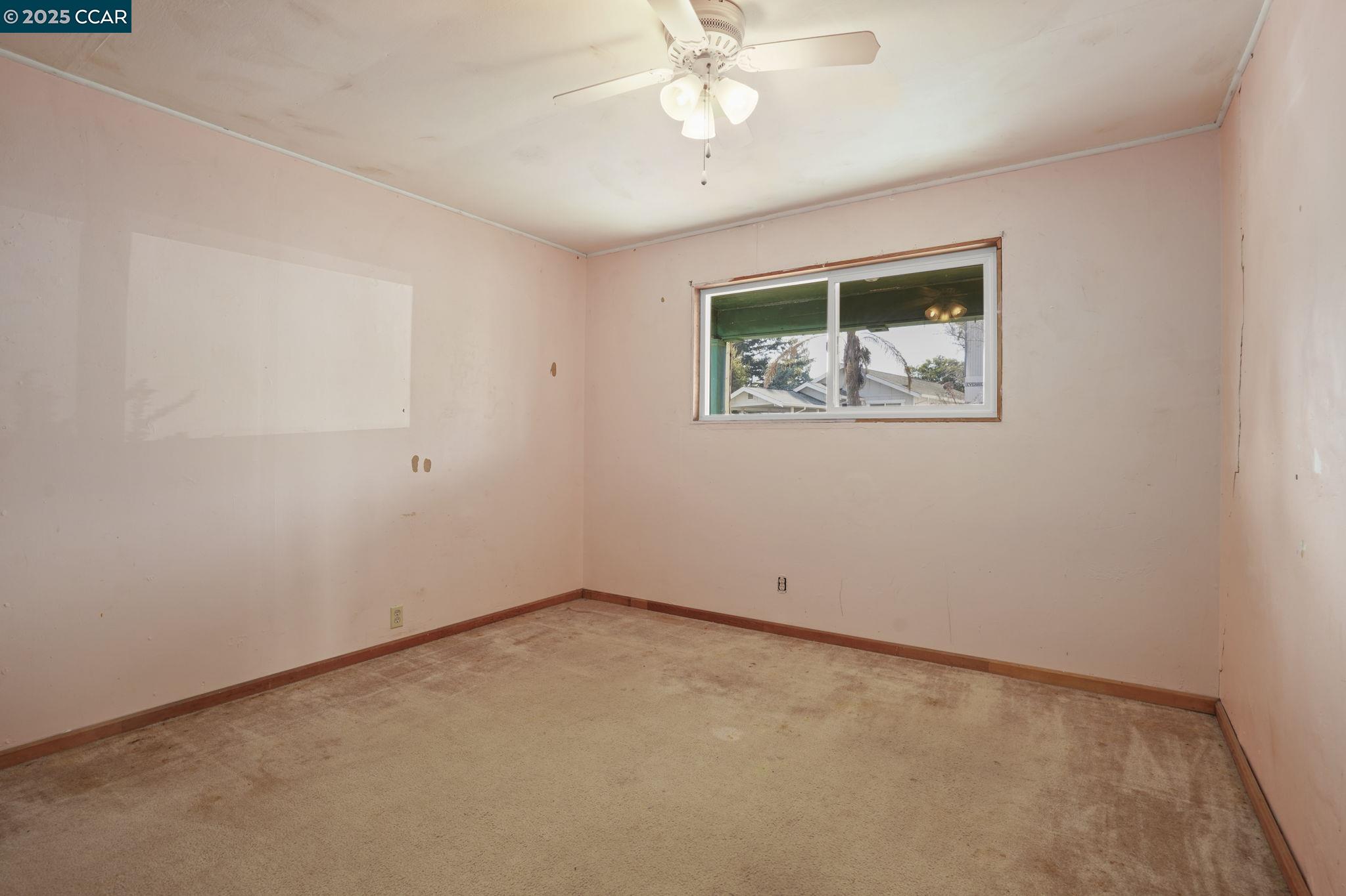 2131 Pomona Ave