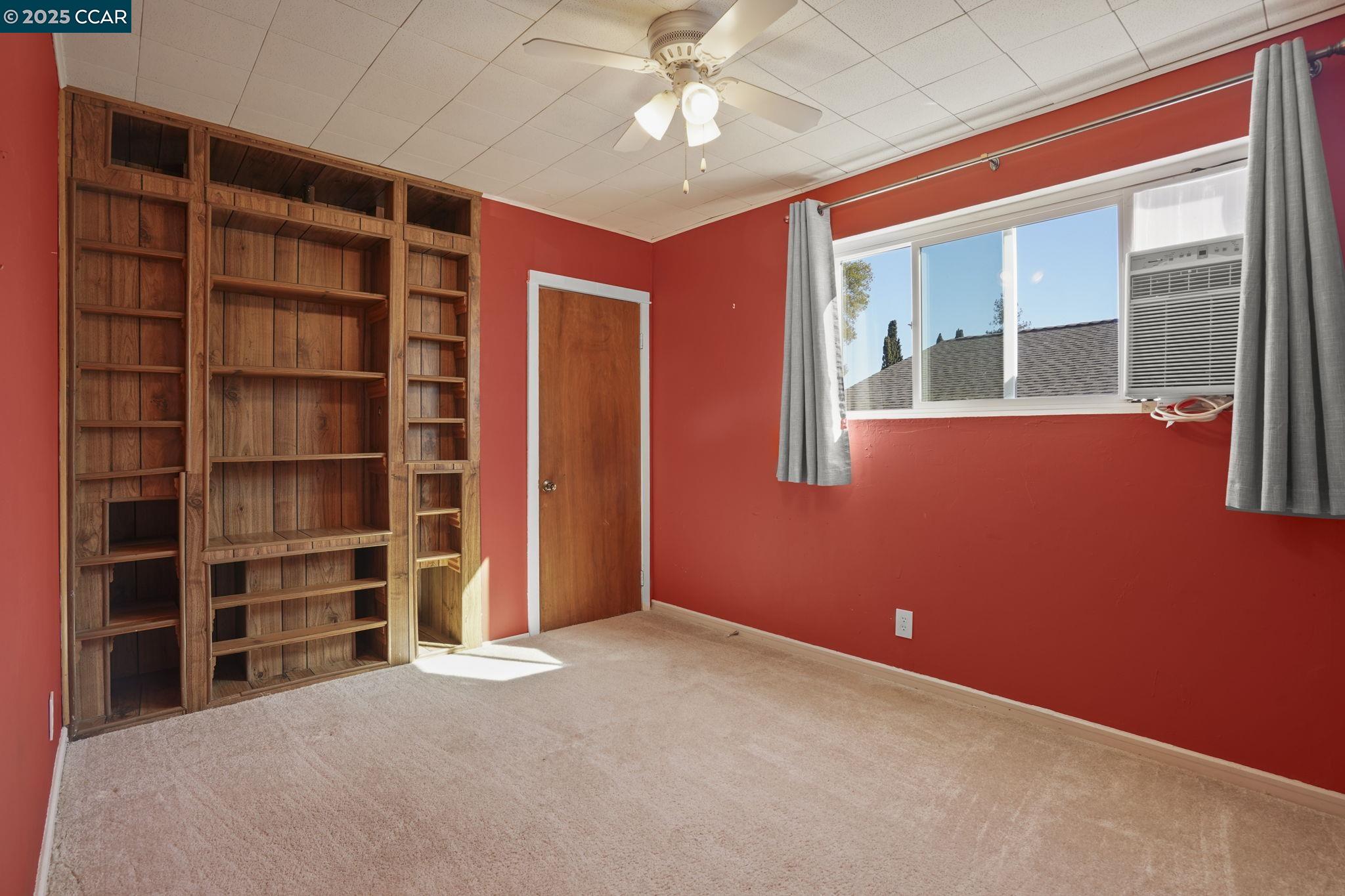 2131 Pomona Ave