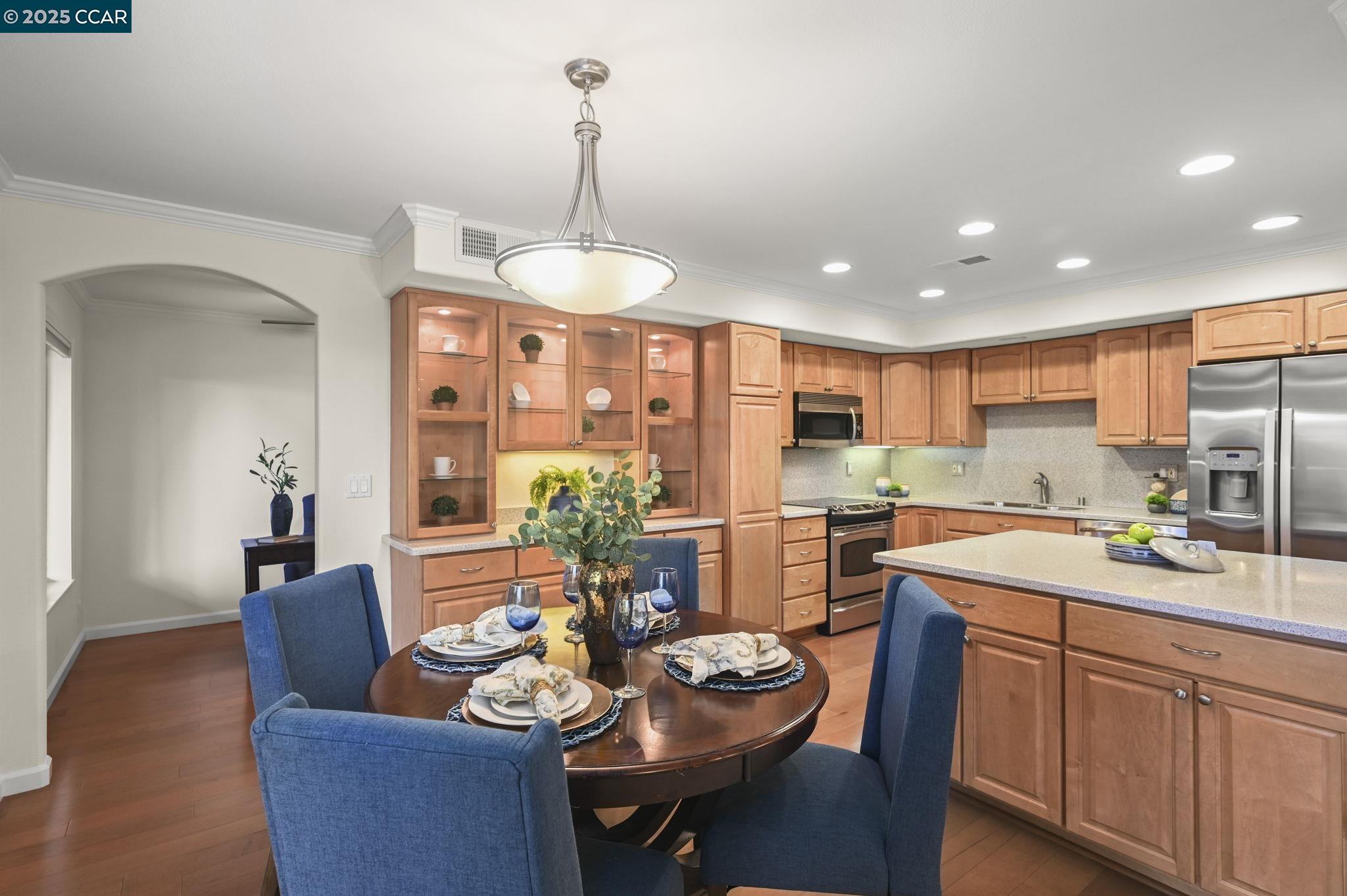 2520 Ptarmigan Dr. # 4