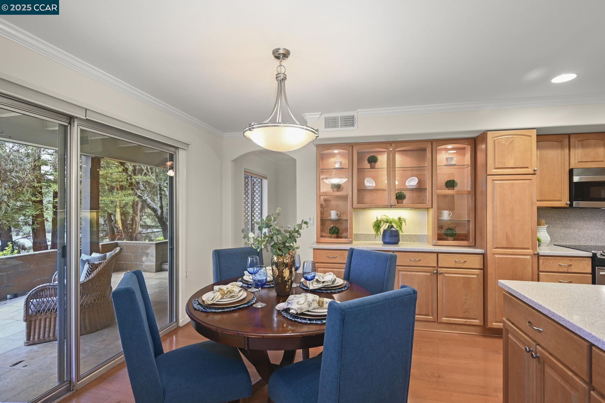 2520 Ptarmigan Dr. # 4