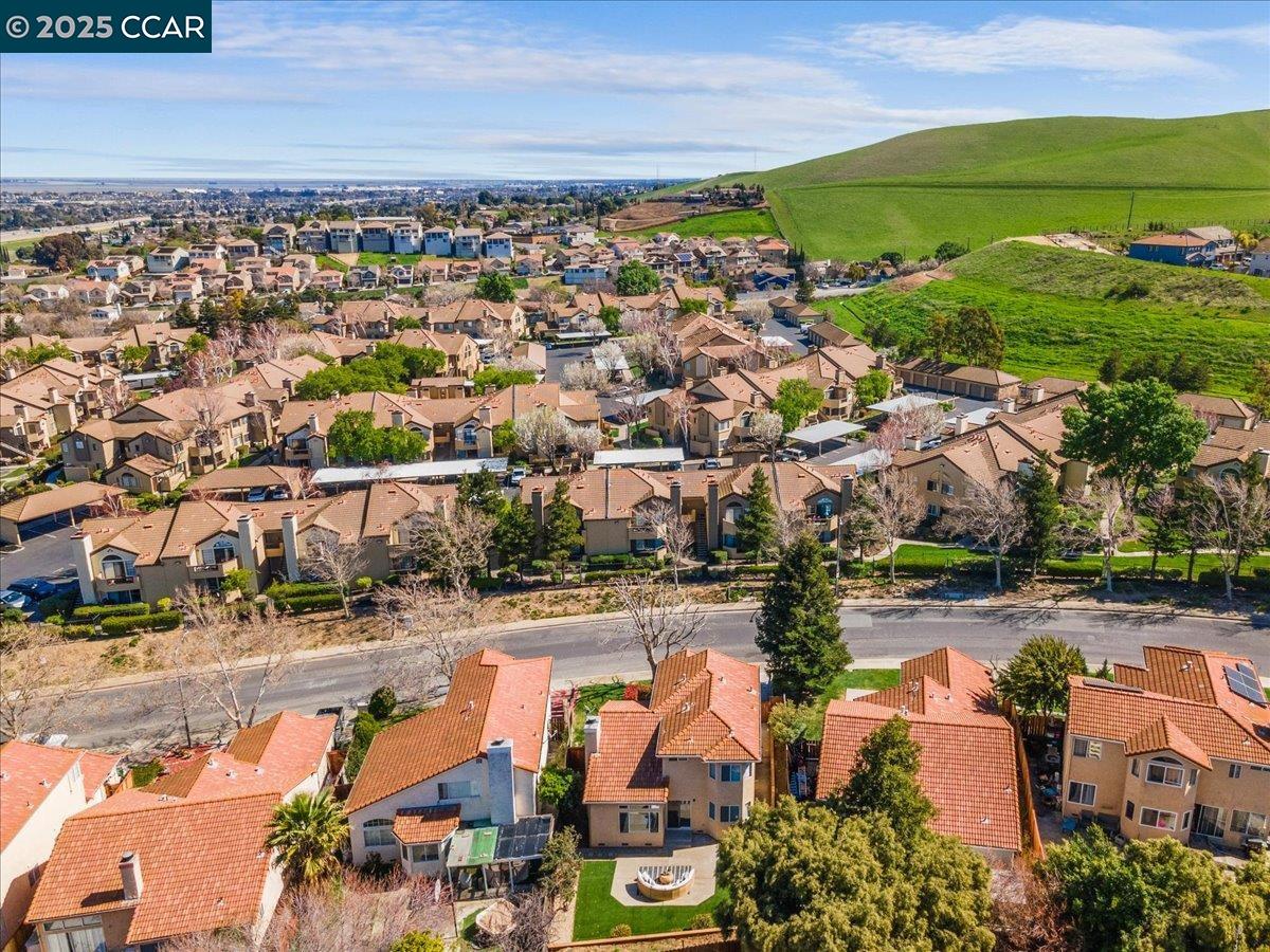 2225 Oak Hills Dr