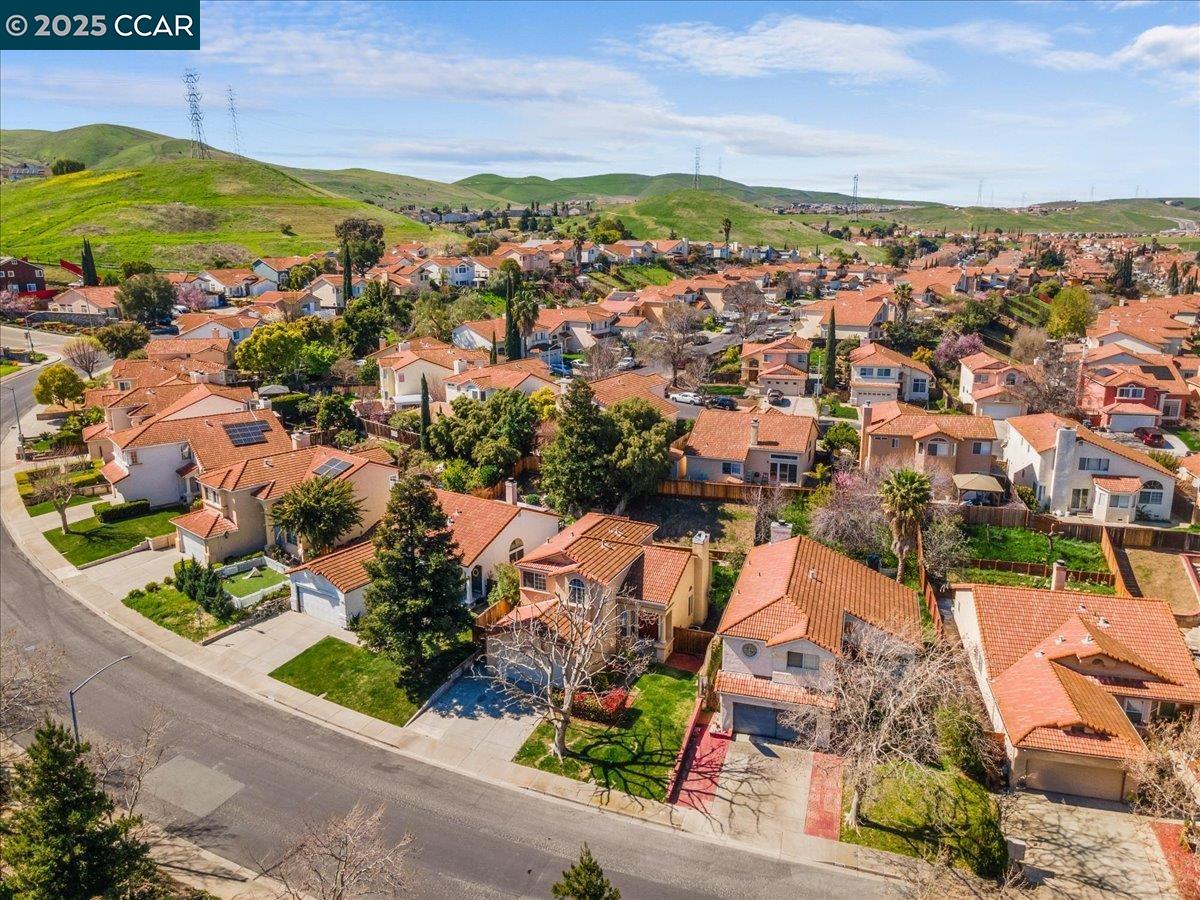 2225 Oak Hills Dr