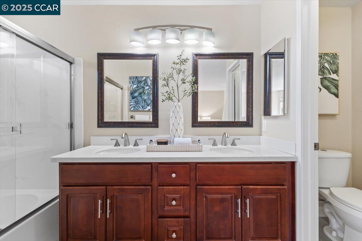 2225 Oak Hills Dr
