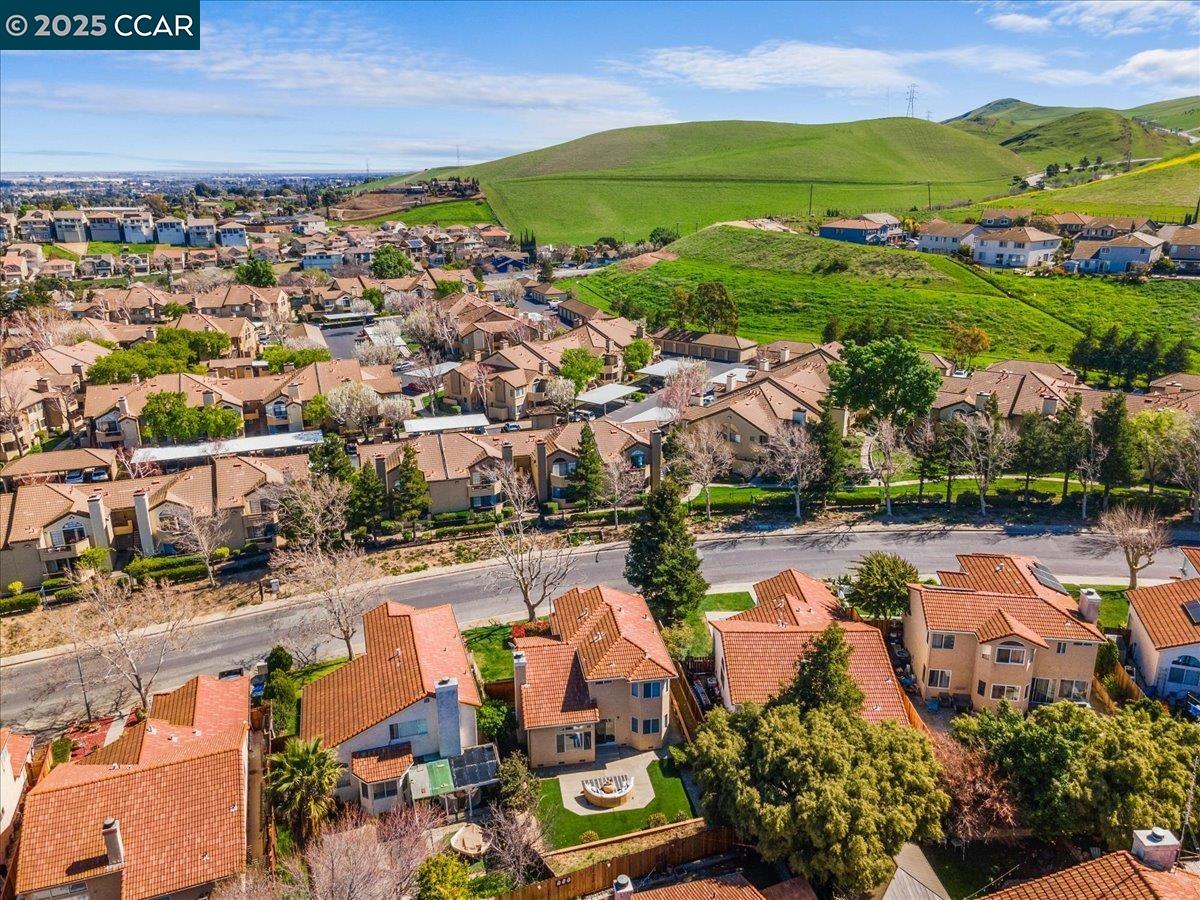 2225 Oak Hills Dr