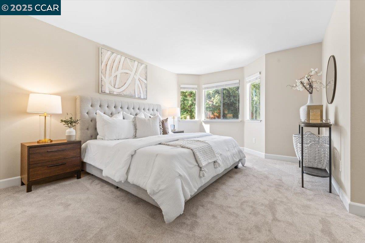 2225 Oak Hills Dr