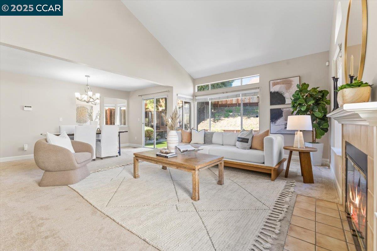 2225 Oak Hills Dr