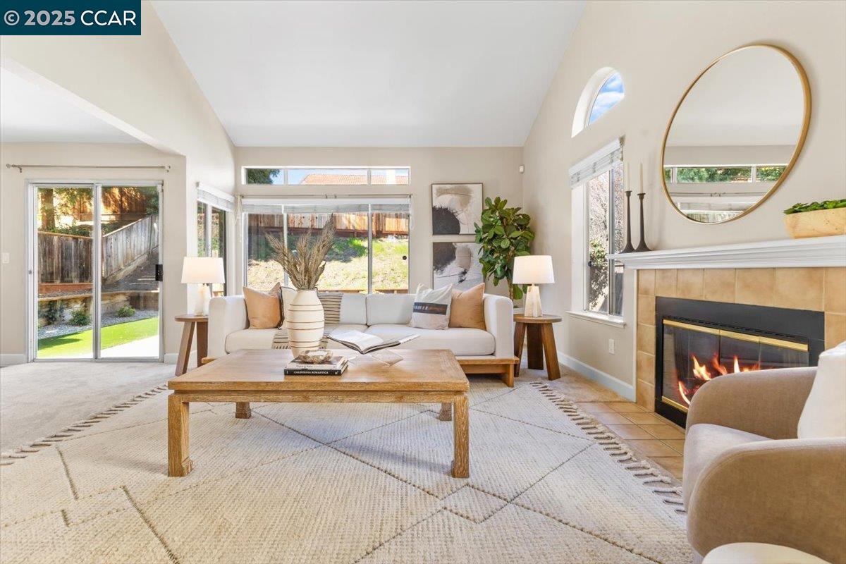 2225 Oak Hills Dr