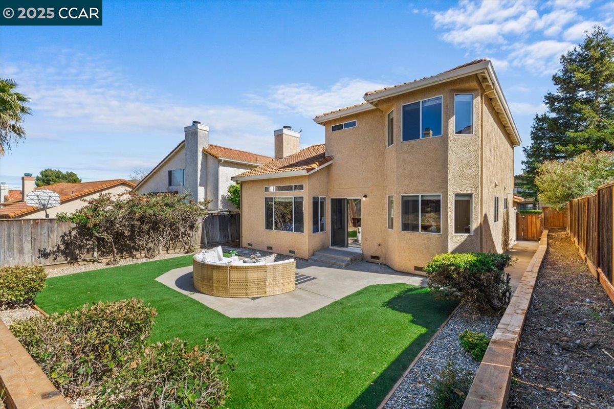 2225 Oak Hills Dr