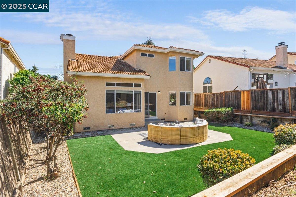 2225 Oak Hills Dr
