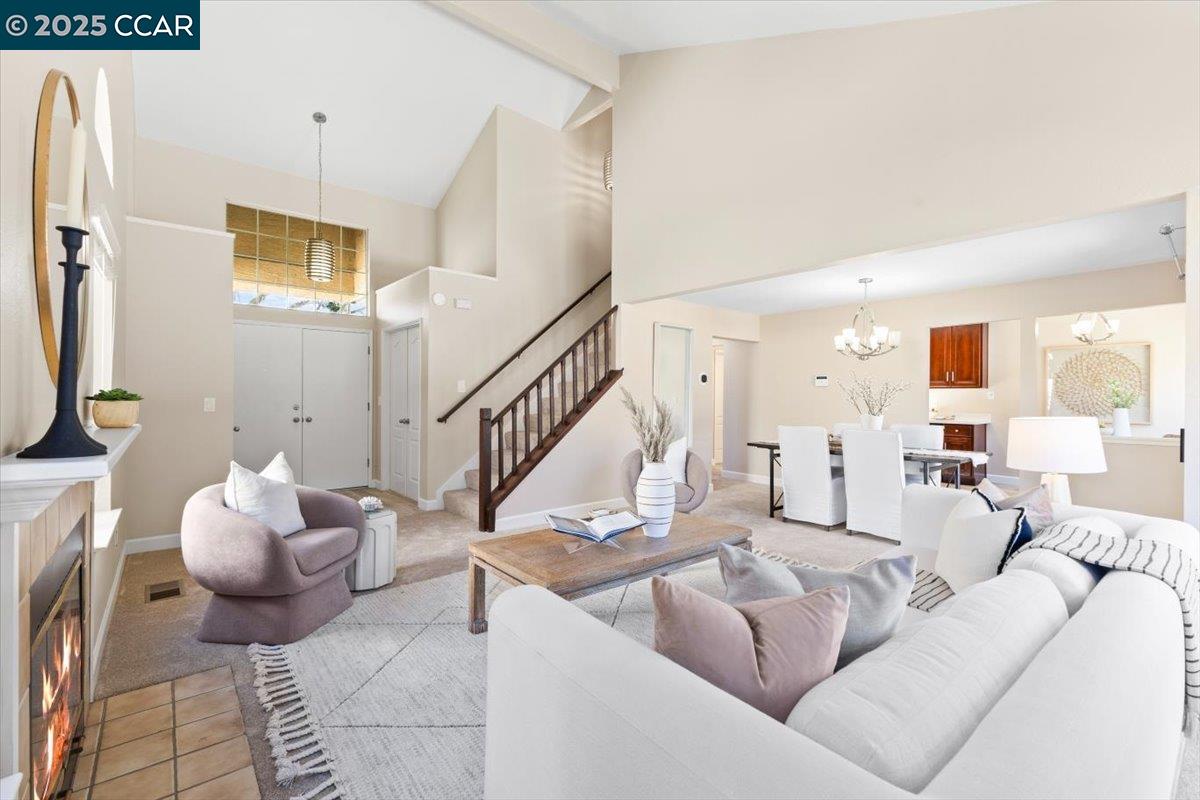 2225 Oak Hills Dr