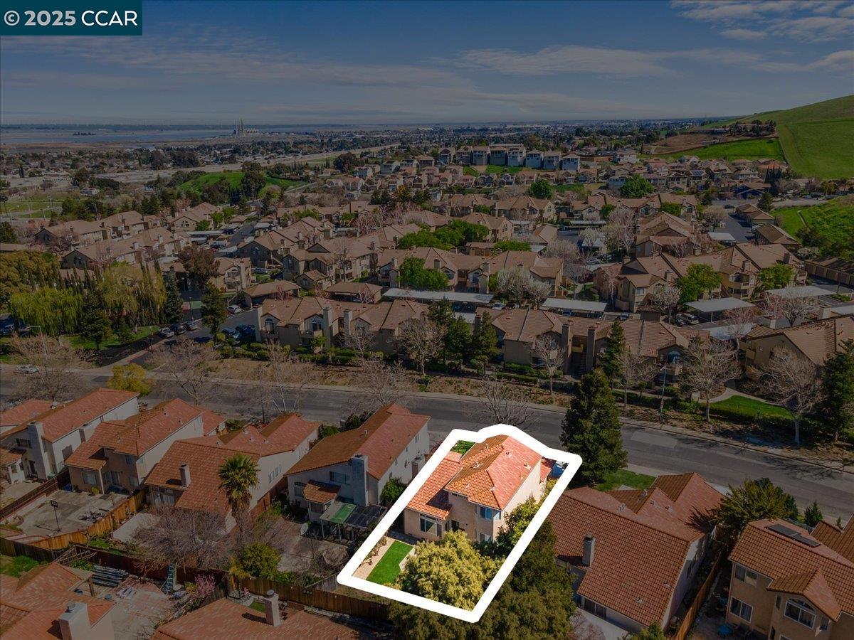 2225 Oak Hills Dr