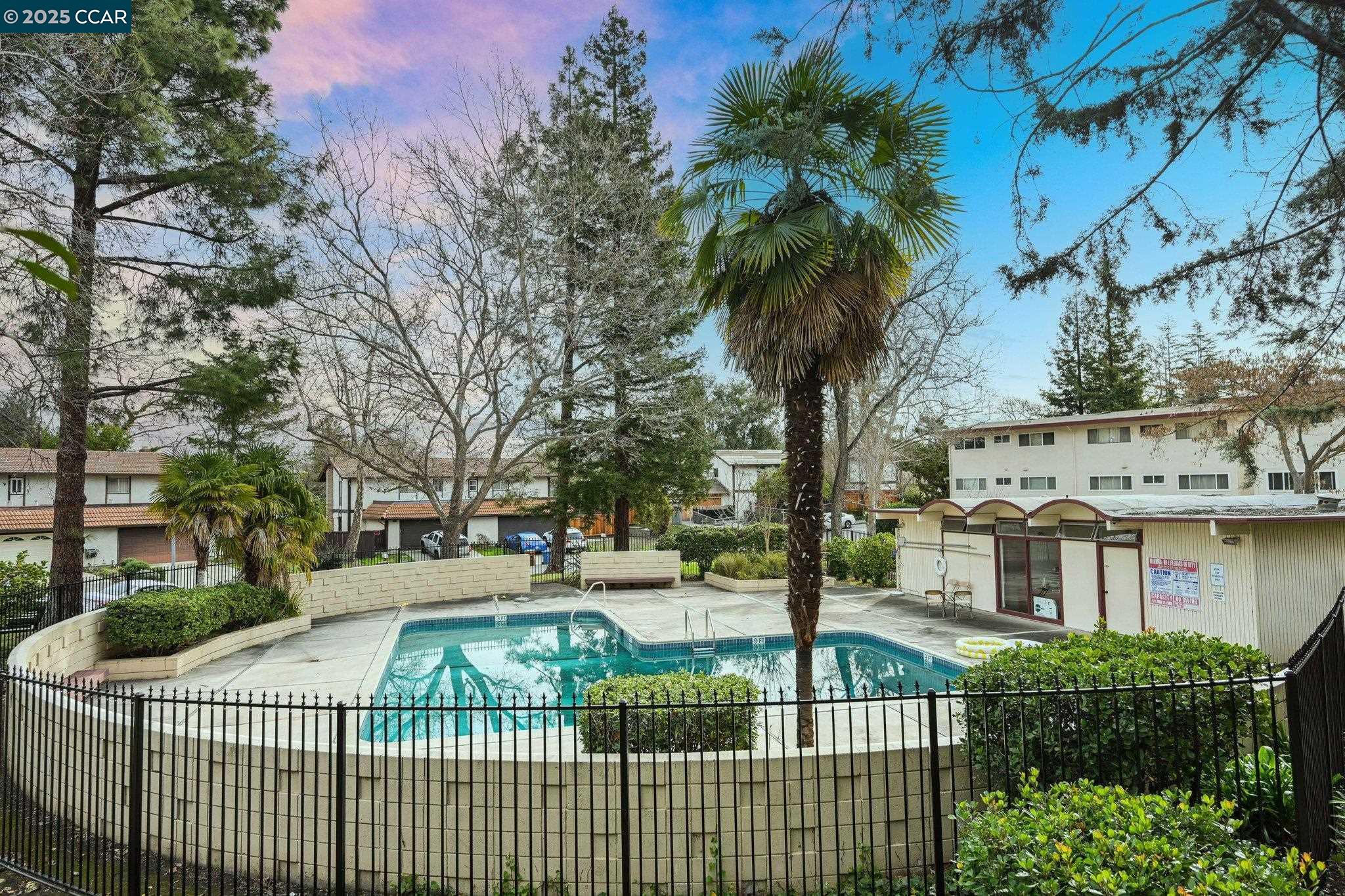 2180 Geary Rd # 33
