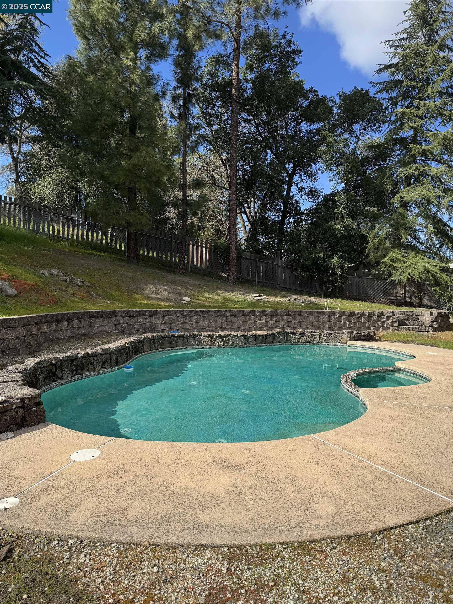 27 Crest Ave