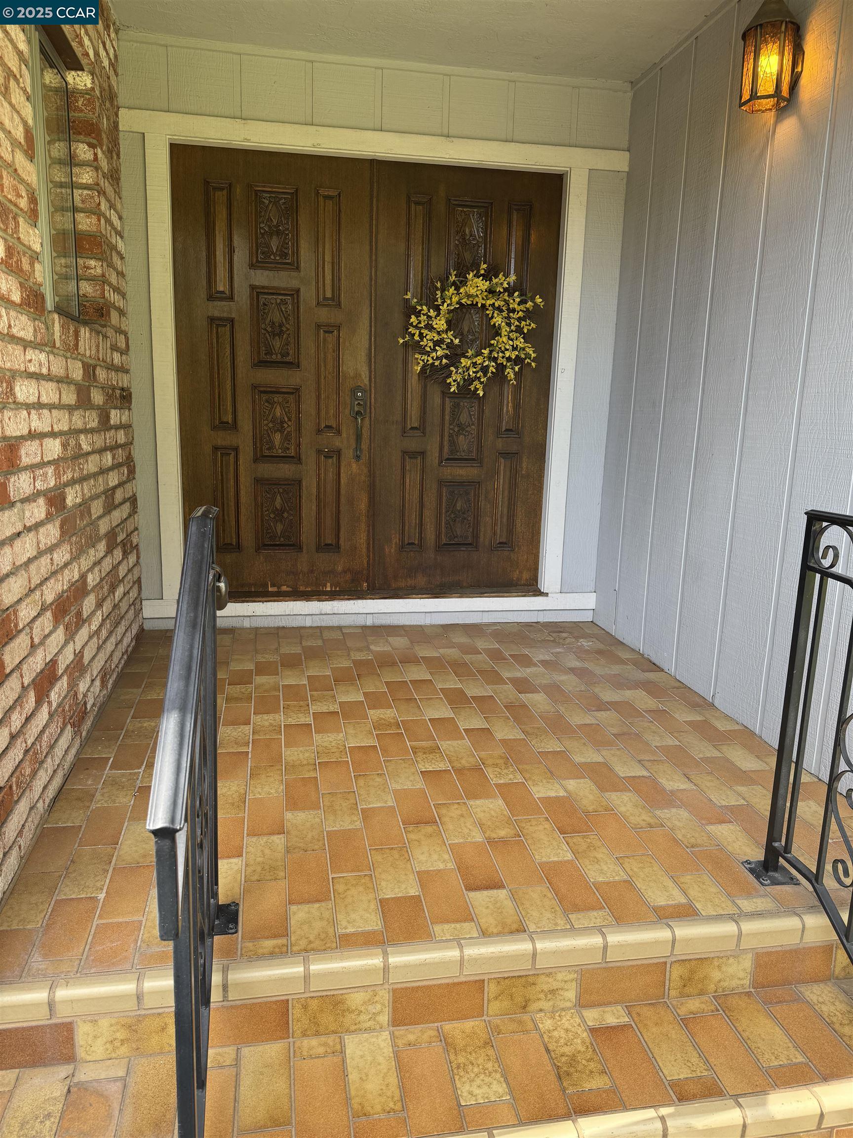 27 Crest Ave