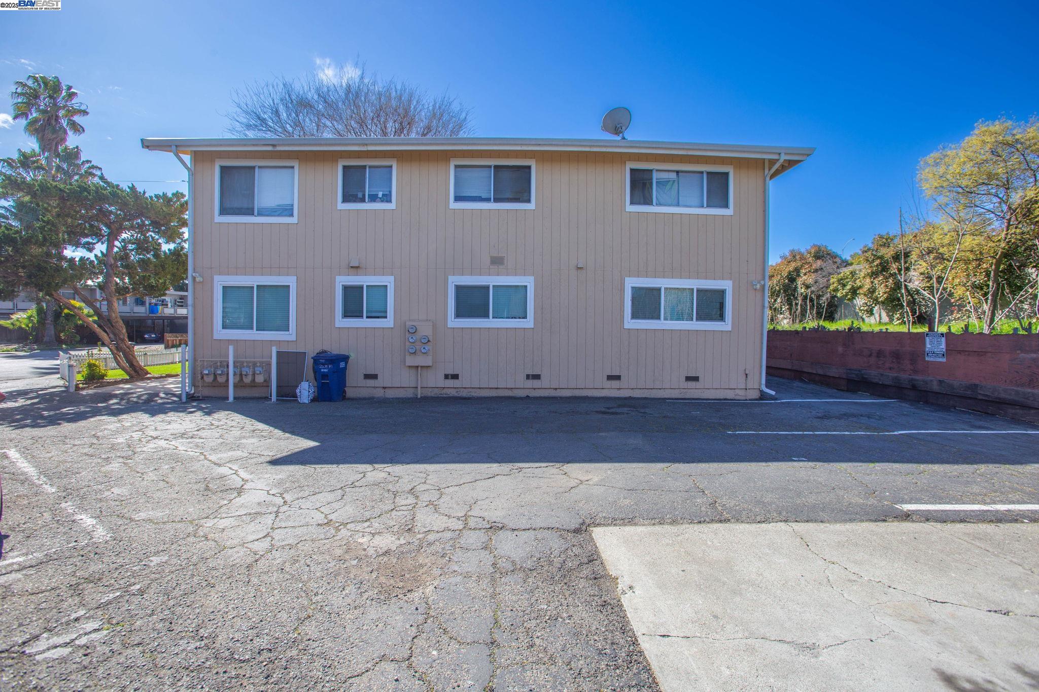 2219 Hillsborough Ct