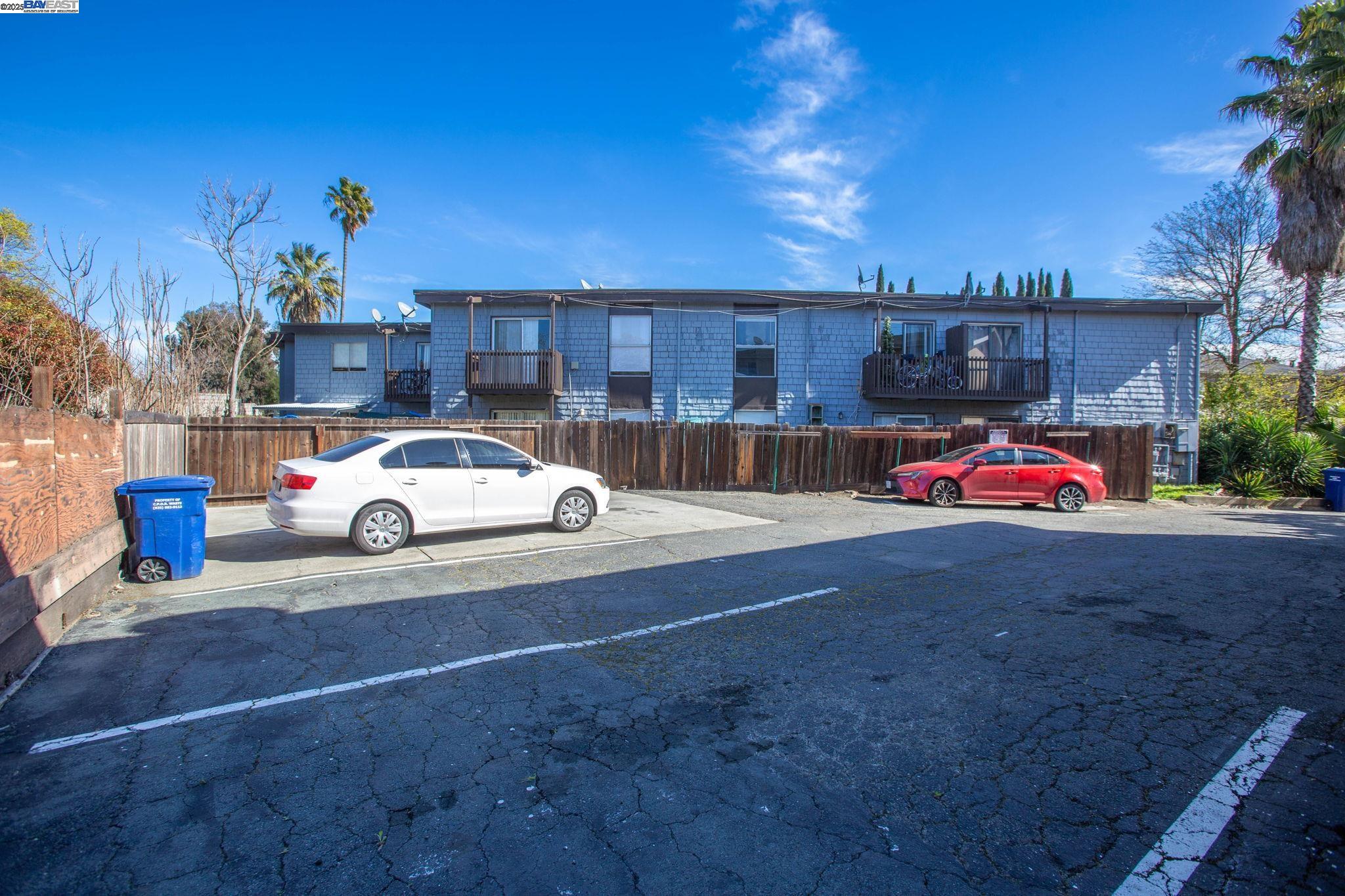 2219 Hillsborough Ct