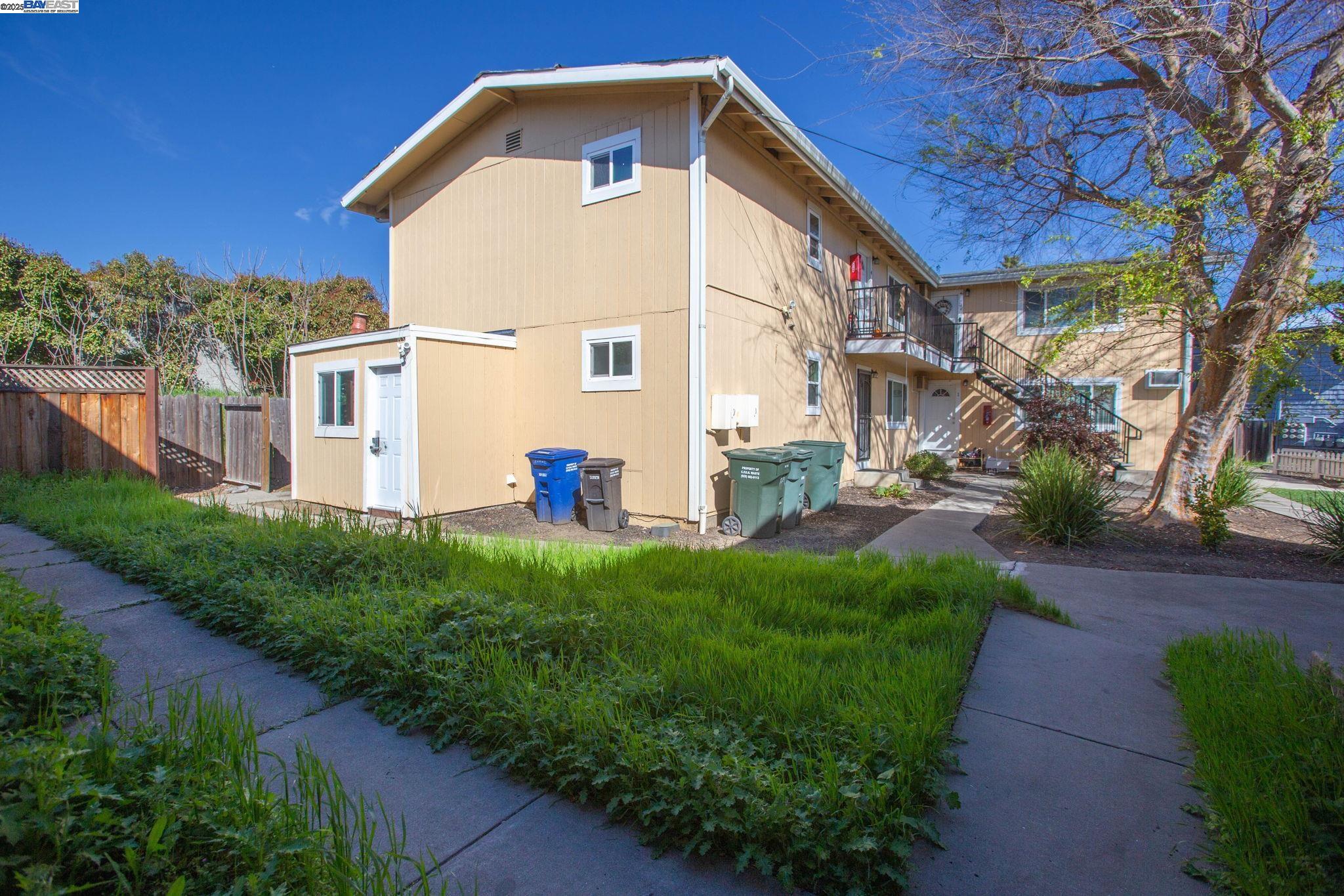 2219 Hillsborough Ct