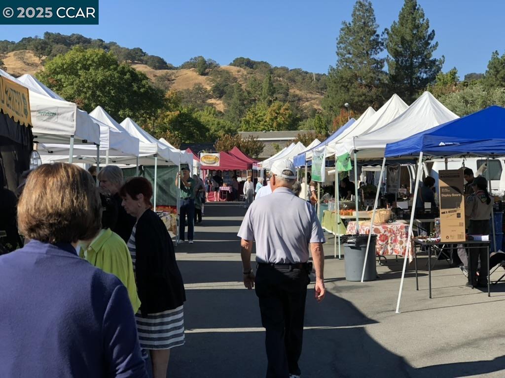 2061 Pine Knoll Dr # 4