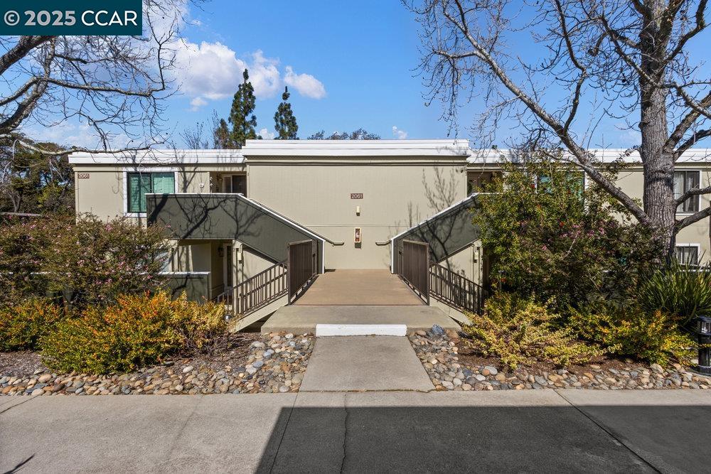 2061 Pine Knoll Dr # 4