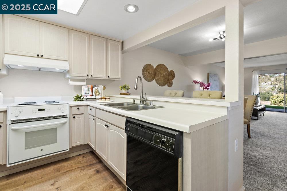 2061 Pine Knoll Dr # 4