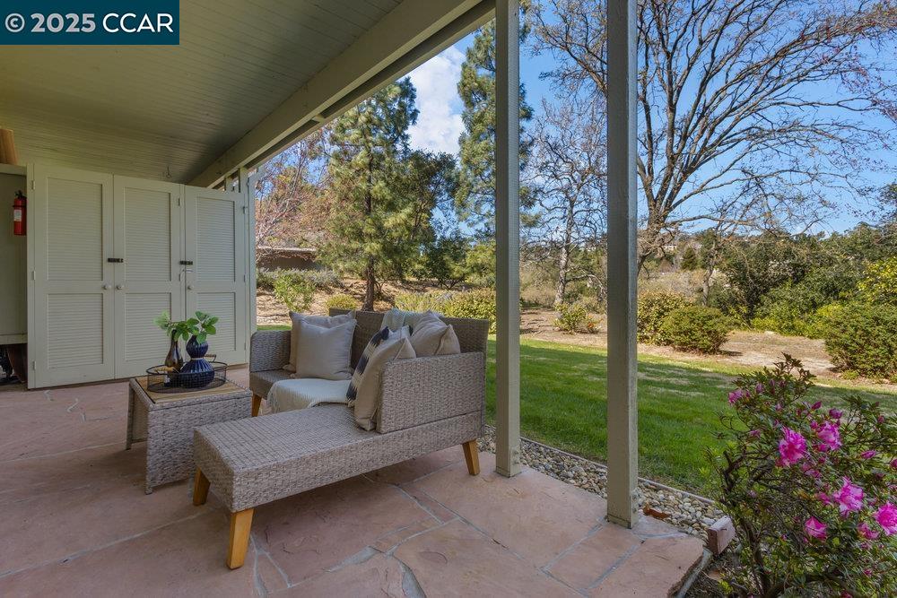 2061 Pine Knoll Dr # 4