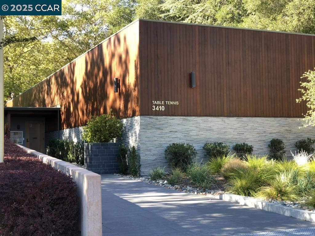 2061 Pine Knoll Dr # 4